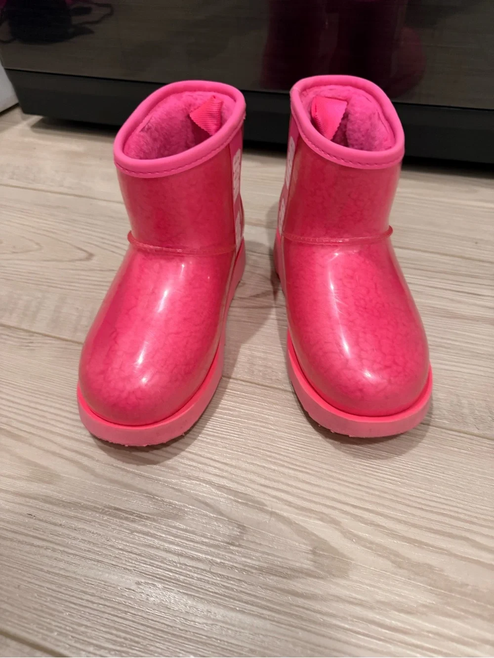 UGG Kids Hot Pink Glossy Shearling-Trim Rain Boots